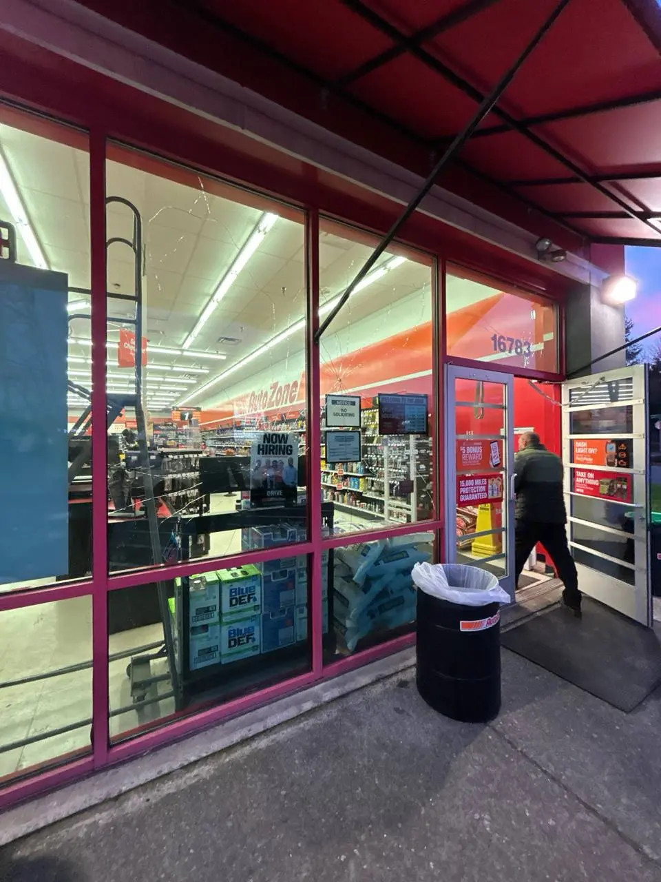 Seattle storefront glass replacement